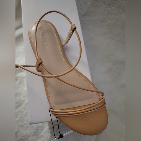 Tan Strappy Sandals Sz 9.5 - Picture 2 of 4